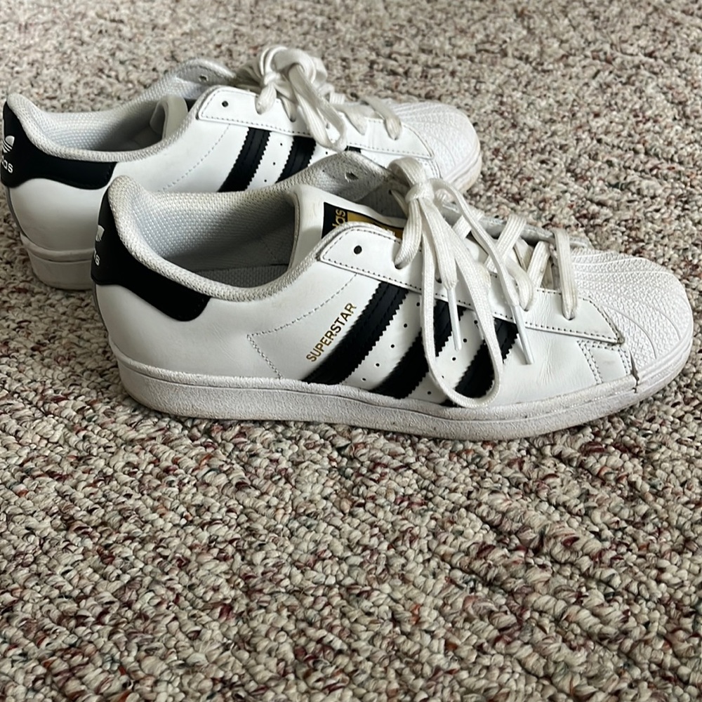 Men’s/Women’s Adidas Superstar Sneakers